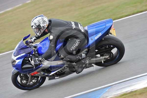 Motorcycle action photographs;Trackday digital images;donington;donington park leicestershire;donington photographs;event digital images;eventdigitalimages;no limits trackday;peter wileman photography;trackday;trackday photos