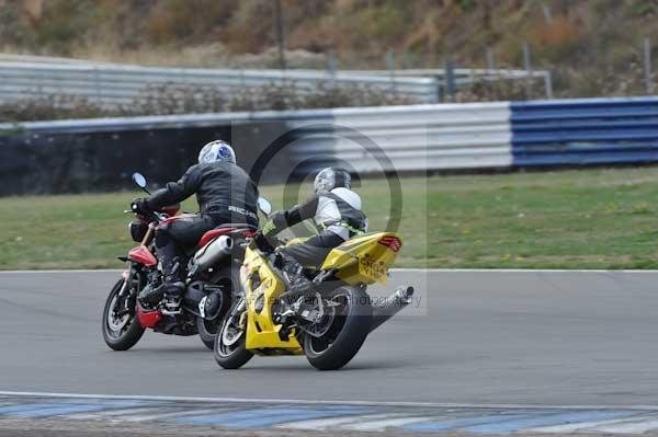 Motorcycle action photographs;Trackday digital images;donington;donington park leicestershire;donington photographs;event digital images;eventdigitalimages;no limits trackday;peter wileman photography;trackday;trackday photos