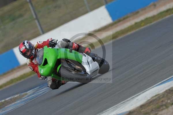Motorcycle action photographs;Trackday digital images;donington;donington park leicestershire;donington photographs;event digital images;eventdigitalimages;no limits trackday;peter wileman photography;trackday;trackday photos