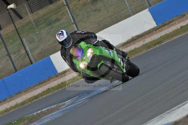 Motorcycle action photographs;Trackday digital images;donington;donington park leicestershire;donington photographs;event digital images;eventdigitalimages;no limits trackday;peter wileman photography;trackday;trackday photos