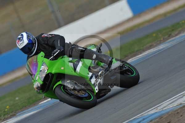 Motorcycle action photographs;Trackday digital images;donington;donington park leicestershire;donington photographs;event digital images;eventdigitalimages;no limits trackday;peter wileman photography;trackday;trackday photos
