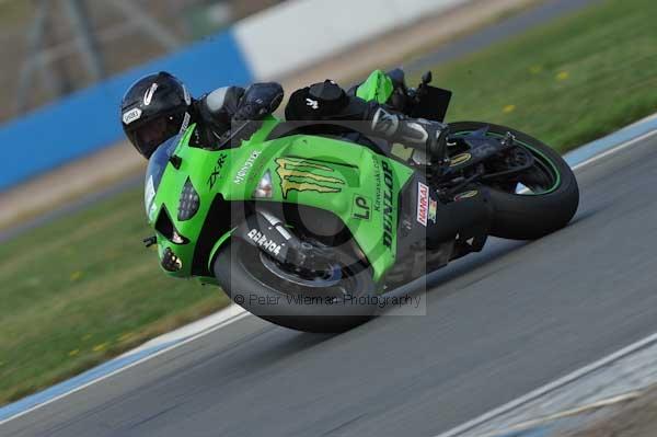 Motorcycle action photographs;Trackday digital images;donington;donington park leicestershire;donington photographs;event digital images;eventdigitalimages;no limits trackday;peter wileman photography;trackday;trackday photos