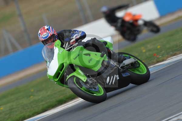 Motorcycle action photographs;Trackday digital images;donington;donington park leicestershire;donington photographs;event digital images;eventdigitalimages;no limits trackday;peter wileman photography;trackday;trackday photos