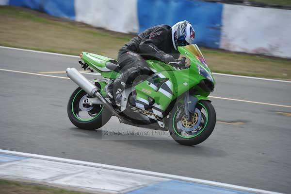 Motorcycle action photographs;Trackday digital images;donington;donington park leicestershire;donington photographs;event digital images;eventdigitalimages;no limits trackday;peter wileman photography;trackday;trackday photos