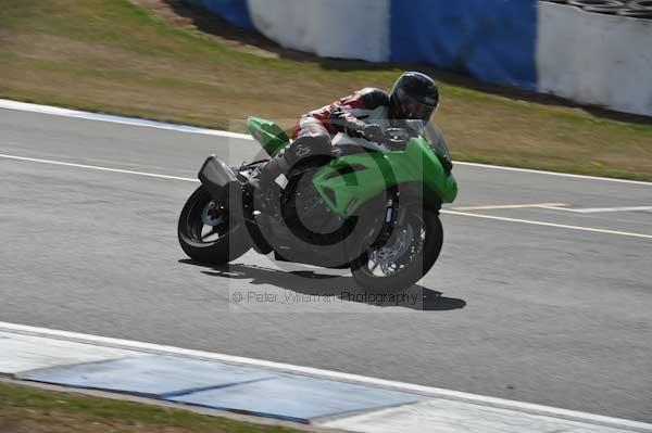 Motorcycle action photographs;Trackday digital images;donington;donington park leicestershire;donington photographs;event digital images;eventdigitalimages;no limits trackday;peter wileman photography;trackday;trackday photos