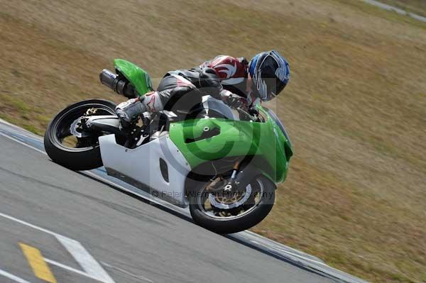 Motorcycle action photographs;Trackday digital images;donington;donington park leicestershire;donington photographs;event digital images;eventdigitalimages;no limits trackday;peter wileman photography;trackday;trackday photos