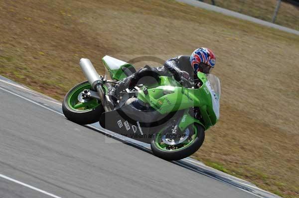 Motorcycle action photographs;Trackday digital images;donington;donington park leicestershire;donington photographs;event digital images;eventdigitalimages;no limits trackday;peter wileman photography;trackday;trackday photos