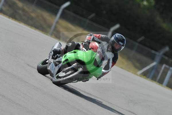 Motorcycle action photographs;Trackday digital images;donington;donington park leicestershire;donington photographs;event digital images;eventdigitalimages;no limits trackday;peter wileman photography;trackday;trackday photos