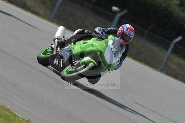 Motorcycle action photographs;Trackday digital images;donington;donington park leicestershire;donington photographs;event digital images;eventdigitalimages;no limits trackday;peter wileman photography;trackday;trackday photos