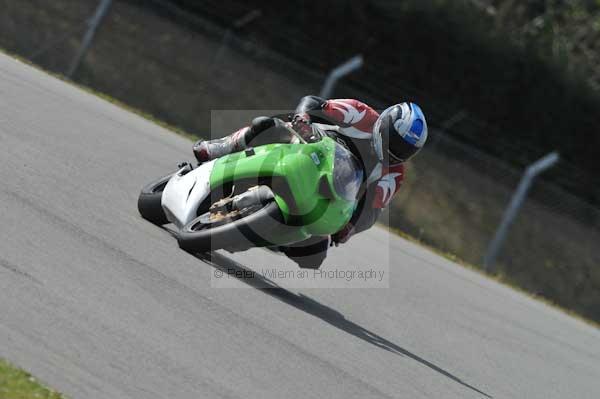Motorcycle action photographs;Trackday digital images;donington;donington park leicestershire;donington photographs;event digital images;eventdigitalimages;no limits trackday;peter wileman photography;trackday;trackday photos