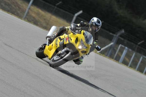 Motorcycle action photographs;Trackday digital images;donington;donington park leicestershire;donington photographs;event digital images;eventdigitalimages;no limits trackday;peter wileman photography;trackday;trackday photos
