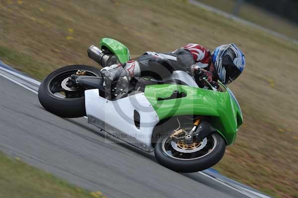 Motorcycle action photographs;Trackday digital images;donington;donington park leicestershire;donington photographs;event digital images;eventdigitalimages;no limits trackday;peter wileman photography;trackday;trackday photos