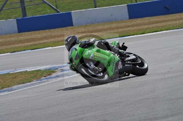 Motorcycle action photographs;Trackday digital images;donington;donington park leicestershire;donington photographs;event digital images;eventdigitalimages;no limits trackday;peter wileman photography;trackday;trackday photos