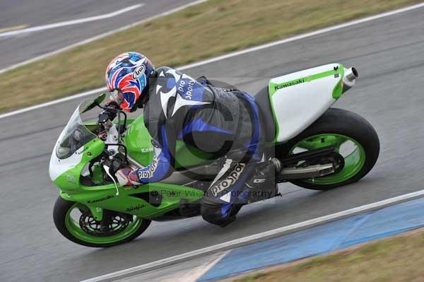 Motorcycle action photographs;Trackday digital images;donington;donington park leicestershire;donington photographs;event digital images;eventdigitalimages;no limits trackday;peter wileman photography;trackday;trackday photos