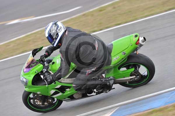 Motorcycle action photographs;Trackday digital images;donington;donington park leicestershire;donington photographs;event digital images;eventdigitalimages;no limits trackday;peter wileman photography;trackday;trackday photos