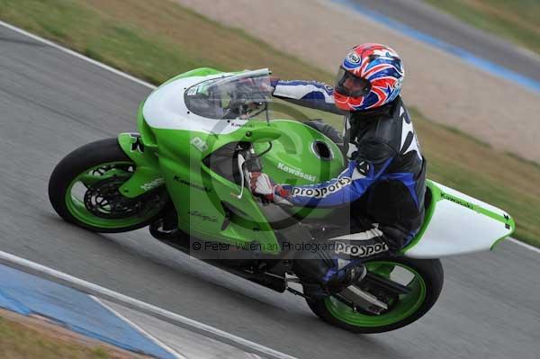 Motorcycle action photographs;Trackday digital images;donington;donington park leicestershire;donington photographs;event digital images;eventdigitalimages;no limits trackday;peter wileman photography;trackday;trackday photos