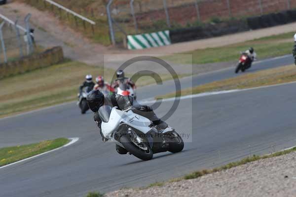 Motorcycle action photographs;Trackday digital images;donington;donington park leicestershire;donington photographs;event digital images;eventdigitalimages;no limits trackday;peter wileman photography;trackday;trackday photos