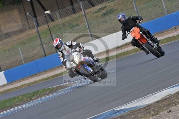 Motorcycle action photographs;Trackday digital images;donington;donington park leicestershire;donington photographs;event digital images;eventdigitalimages;no limits trackday;peter wileman photography;trackday;trackday photos