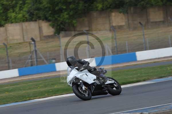 Motorcycle action photographs;Trackday digital images;donington;donington park leicestershire;donington photographs;event digital images;eventdigitalimages;no limits trackday;peter wileman photography;trackday;trackday photos