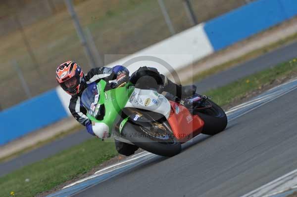 Motorcycle action photographs;Trackday digital images;donington;donington park leicestershire;donington photographs;event digital images;eventdigitalimages;no limits trackday;peter wileman photography;trackday;trackday photos
