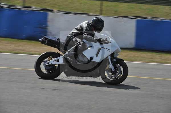 Motorcycle action photographs;Trackday digital images;donington;donington park leicestershire;donington photographs;event digital images;eventdigitalimages;no limits trackday;peter wileman photography;trackday;trackday photos