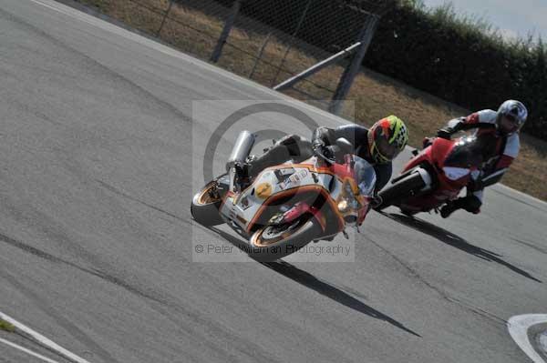 Motorcycle action photographs;Trackday digital images;donington;donington park leicestershire;donington photographs;event digital images;eventdigitalimages;no limits trackday;peter wileman photography;trackday;trackday photos