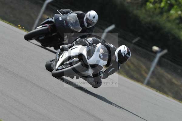 Motorcycle action photographs;Trackday digital images;donington;donington park leicestershire;donington photographs;event digital images;eventdigitalimages;no limits trackday;peter wileman photography;trackday;trackday photos
