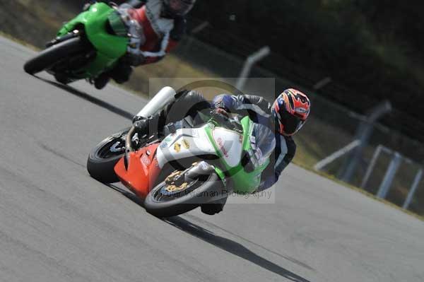 Motorcycle action photographs;Trackday digital images;donington;donington park leicestershire;donington photographs;event digital images;eventdigitalimages;no limits trackday;peter wileman photography;trackday;trackday photos