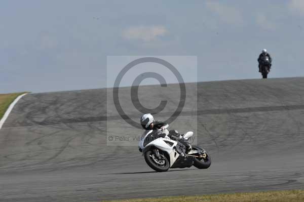 Motorcycle action photographs;Trackday digital images;donington;donington park leicestershire;donington photographs;event digital images;eventdigitalimages;no limits trackday;peter wileman photography;trackday;trackday photos
