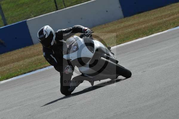 Motorcycle action photographs;Trackday digital images;donington;donington park leicestershire;donington photographs;event digital images;eventdigitalimages;no limits trackday;peter wileman photography;trackday;trackday photos