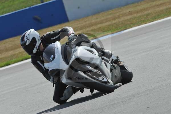 Motorcycle action photographs;Trackday digital images;donington;donington park leicestershire;donington photographs;event digital images;eventdigitalimages;no limits trackday;peter wileman photography;trackday;trackday photos