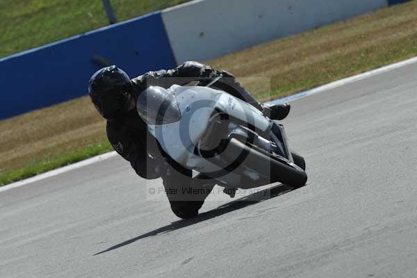 Motorcycle action photographs;Trackday digital images;donington;donington park leicestershire;donington photographs;event digital images;eventdigitalimages;no limits trackday;peter wileman photography;trackday;trackday photos