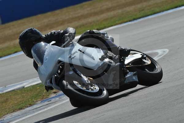 Motorcycle action photographs;Trackday digital images;donington;donington park leicestershire;donington photographs;event digital images;eventdigitalimages;no limits trackday;peter wileman photography;trackday;trackday photos