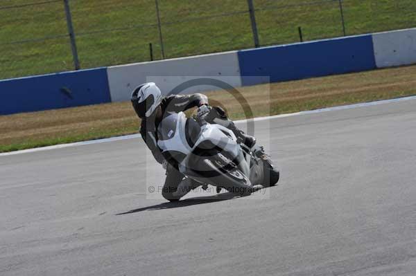 Motorcycle action photographs;Trackday digital images;donington;donington park leicestershire;donington photographs;event digital images;eventdigitalimages;no limits trackday;peter wileman photography;trackday;trackday photos