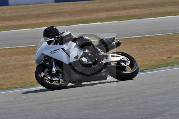 Motorcycle action photographs;Trackday digital images;donington;donington park leicestershire;donington photographs;event digital images;eventdigitalimages;no limits trackday;peter wileman photography;trackday;trackday photos