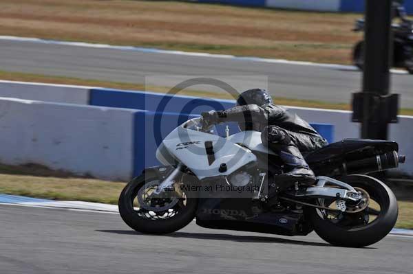 Motorcycle action photographs;Trackday digital images;donington;donington park leicestershire;donington photographs;event digital images;eventdigitalimages;no limits trackday;peter wileman photography;trackday;trackday photos