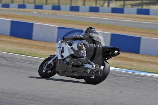 Motorcycle action photographs;Trackday digital images;donington;donington park leicestershire;donington photographs;event digital images;eventdigitalimages;no limits trackday;peter wileman photography;trackday;trackday photos