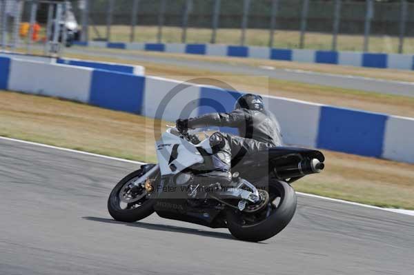 Motorcycle action photographs;Trackday digital images;donington;donington park leicestershire;donington photographs;event digital images;eventdigitalimages;no limits trackday;peter wileman photography;trackday;trackday photos