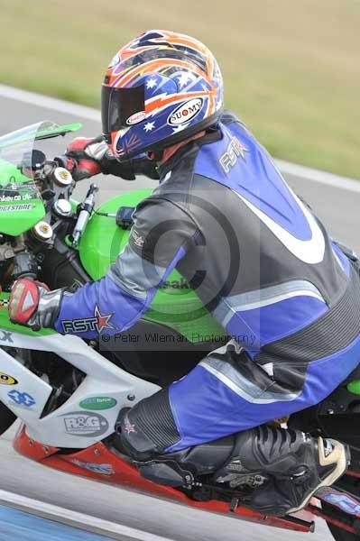 Motorcycle action photographs;Trackday digital images;donington;donington park leicestershire;donington photographs;event digital images;eventdigitalimages;no limits trackday;peter wileman photography;trackday;trackday photos