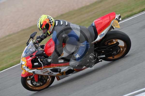 Motorcycle action photographs;Trackday digital images;donington;donington park leicestershire;donington photographs;event digital images;eventdigitalimages;no limits trackday;peter wileman photography;trackday;trackday photos