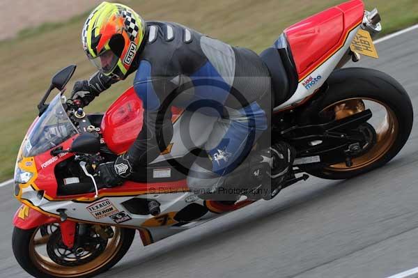 Motorcycle action photographs;Trackday digital images;donington;donington park leicestershire;donington photographs;event digital images;eventdigitalimages;no limits trackday;peter wileman photography;trackday;trackday photos