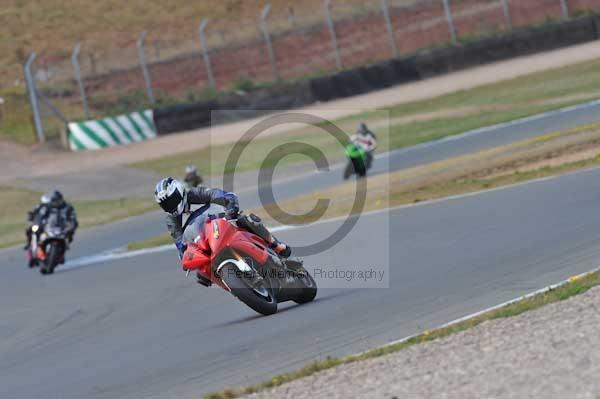 Motorcycle action photographs;Trackday digital images;donington;donington park leicestershire;donington photographs;event digital images;eventdigitalimages;no limits trackday;peter wileman photography;trackday;trackday photos