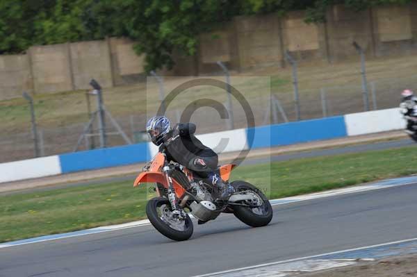 Motorcycle action photographs;Trackday digital images;donington;donington park leicestershire;donington photographs;event digital images;eventdigitalimages;no limits trackday;peter wileman photography;trackday;trackday photos