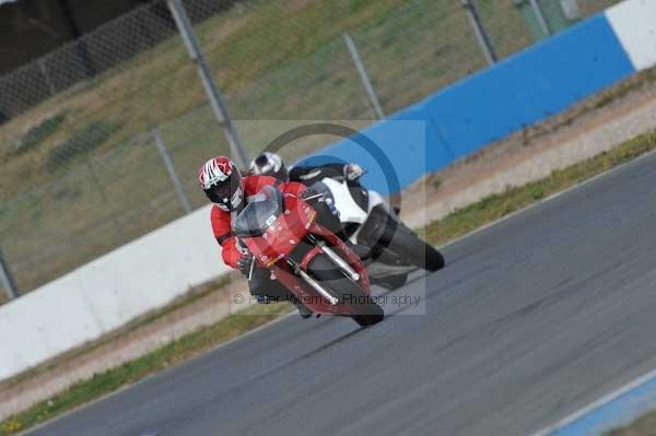 Motorcycle action photographs;Trackday digital images;donington;donington park leicestershire;donington photographs;event digital images;eventdigitalimages;no limits trackday;peter wileman photography;trackday;trackday photos