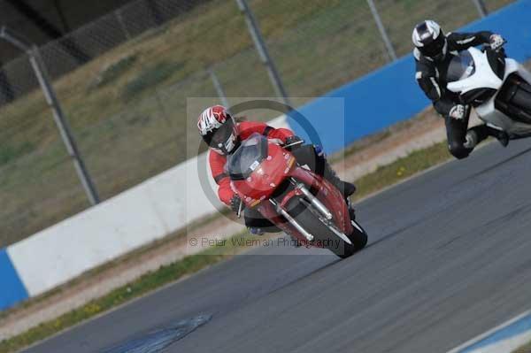 Motorcycle action photographs;Trackday digital images;donington;donington park leicestershire;donington photographs;event digital images;eventdigitalimages;no limits trackday;peter wileman photography;trackday;trackday photos