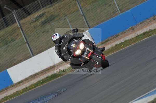 Motorcycle action photographs;Trackday digital images;donington;donington park leicestershire;donington photographs;event digital images;eventdigitalimages;no limits trackday;peter wileman photography;trackday;trackday photos