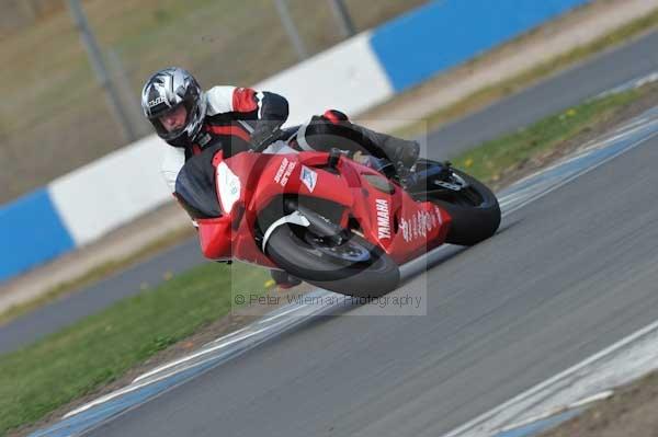 Motorcycle action photographs;Trackday digital images;donington;donington park leicestershire;donington photographs;event digital images;eventdigitalimages;no limits trackday;peter wileman photography;trackday;trackday photos