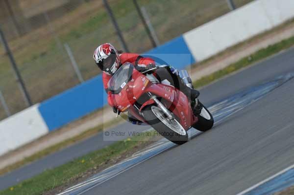 Motorcycle action photographs;Trackday digital images;donington;donington park leicestershire;donington photographs;event digital images;eventdigitalimages;no limits trackday;peter wileman photography;trackday;trackday photos