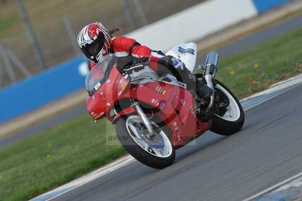Motorcycle action photographs;Trackday digital images;donington;donington park leicestershire;donington photographs;event digital images;eventdigitalimages;no limits trackday;peter wileman photography;trackday;trackday photos