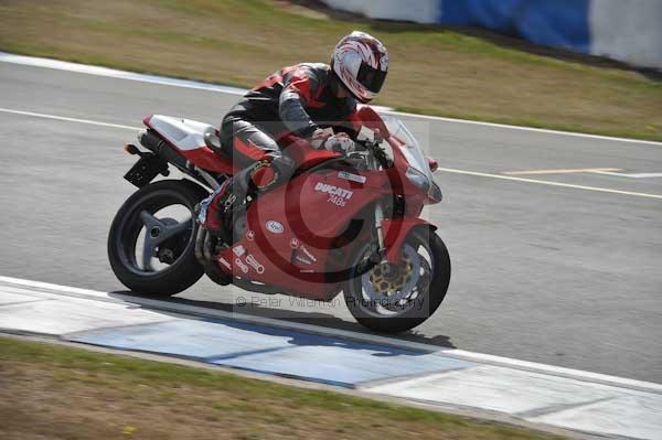 Motorcycle action photographs;Trackday digital images;donington;donington park leicestershire;donington photographs;event digital images;eventdigitalimages;no limits trackday;peter wileman photography;trackday;trackday photos